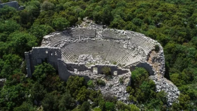 دو آرامگاه تاریخی ۱۴ متری در ترمسوس با سنگهای اصلی بازسازی میشوند 5 دو آرامگاه تاریخی ۱۴ متری در ترمسوس با سنگهای اصلی بازسازی میشوند