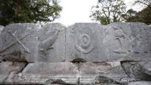 دو آرامگاه تاریخی ۱۴ متری در ترمسوس با سنگهای اصلی بازسازی میشوند 4 ilk defa kazi calismasi yapilan