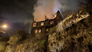 یک خانه تاریخی در سفرانبولو در آتش سوخت