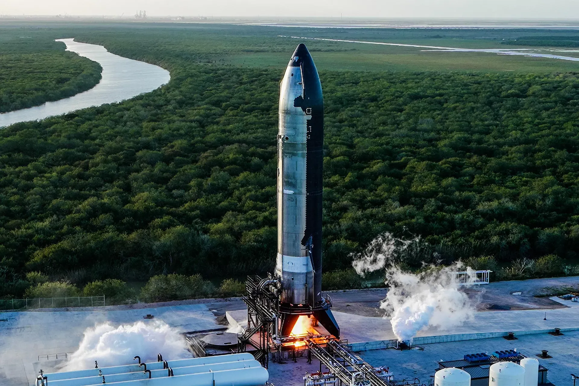 ضعف عجیب قدرتمندترین موشک جهان1