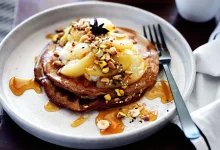 طرز تهیه پنکیک گلابی با شیر و دارچین