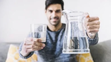 چرا باید روز خود را با آب خوردن شروع کنیم؟ 6 چرا باید روز خود را با آب خوردن شروع کنیم؟؟