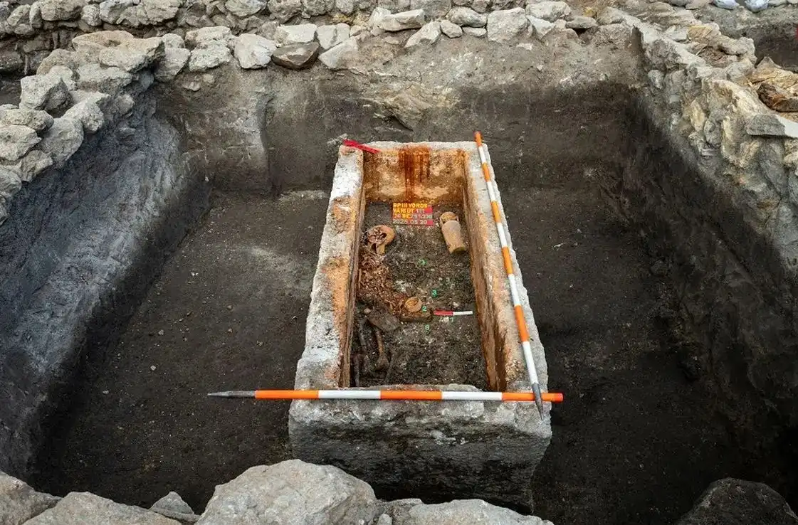 یک «تابوت رومی» بعد از 1700 سال باز شد (+عکس) 1 یک تابوت رومی بعد از 1700 سال باز شد