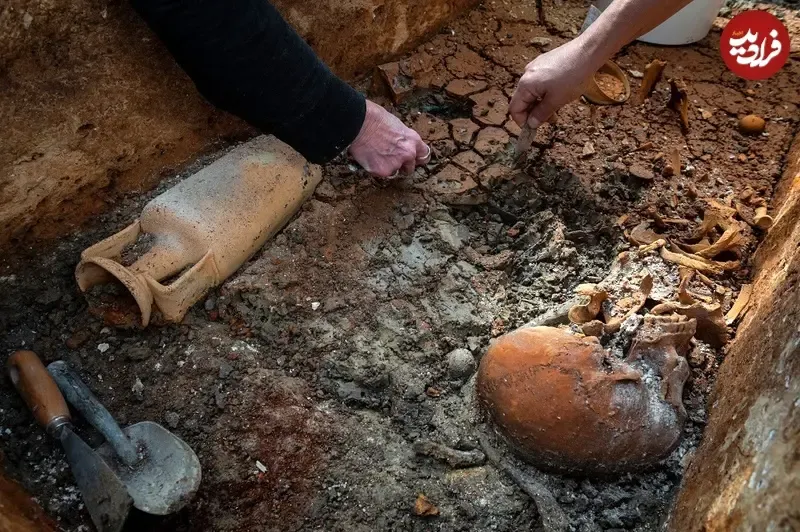 یک «تابوت رومی» بعد از 1700 سال باز شد (+عکس) 2 یک تابوت رومی بعد از 1700 سال باز شد1