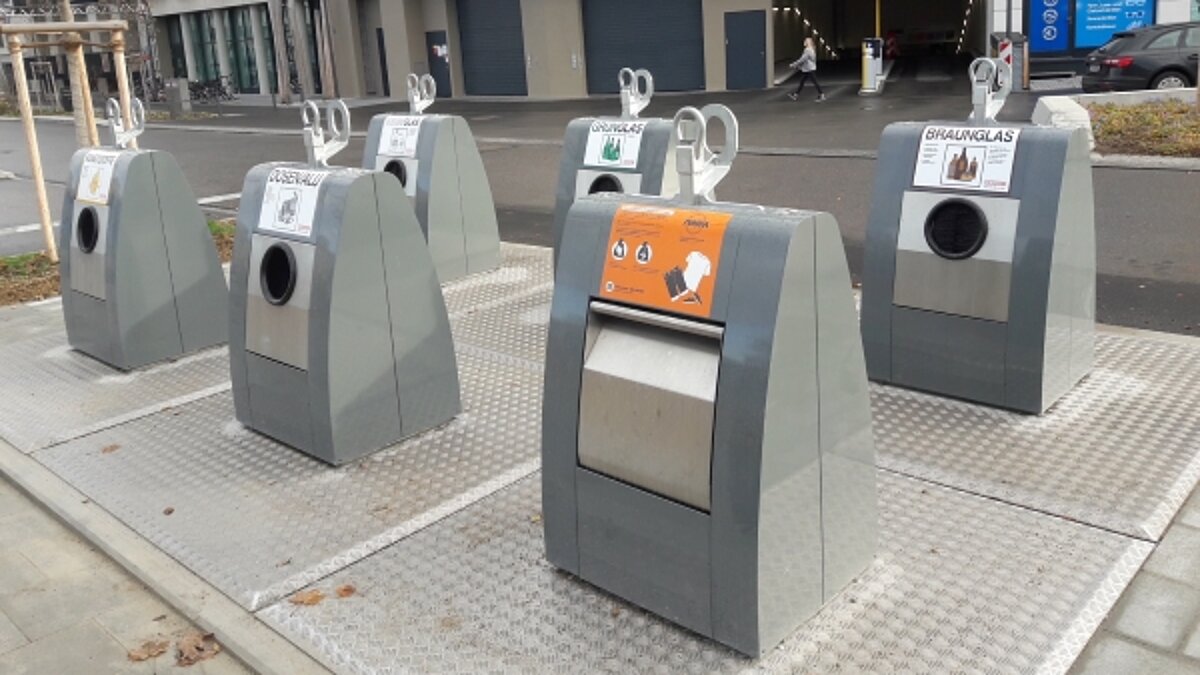 سطل زباله شگفتانگیز در تهران (فیلم) 1 1 80