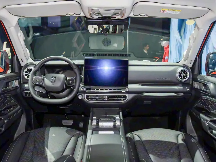 مدل قطبی تانک ۳۰۰ رونمایی شد (عکس) 3 3 77