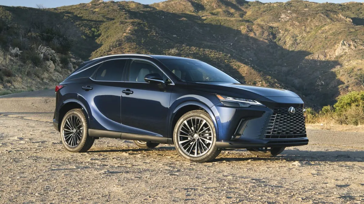 مقایسه لکسوس RX با جنسیس GV70 4 3 80