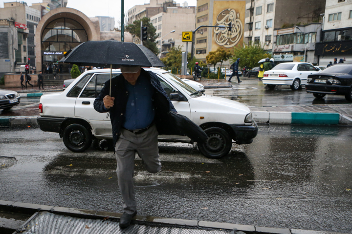 هشدار هواشناسی: ورود موج باران و باد سرد به تهران 2 3 81
