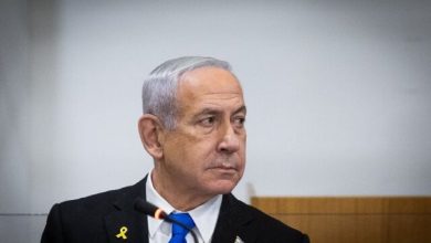 بدل نتانیاهو در یک نانوایی! (عکس) 2 4 71