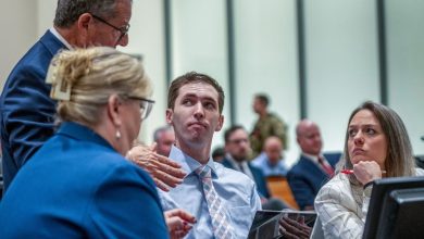 اولین حضور قاتل چارلی کرک در دادگاه 4 44