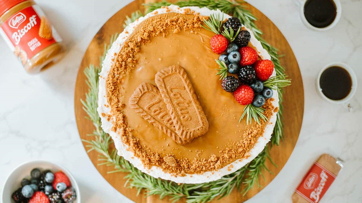 دسر بیسکوییت و انار با کرم لوتوس 1 6 46