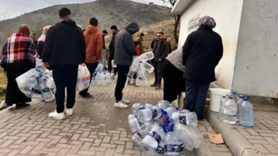 قطع آب در آنکارا؛ ساکنان با دبه و بطری آب حمل می‌کنند