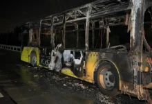 اتوبوس شهری در آرناووت‌کوی استانبول در آتش سوخت
