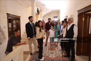 thumbs b2 cbffa8bd5a1e3547fe09d6