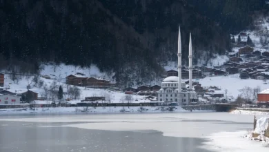 یخ‌بندان اوزون‌گُل در ترابزون؛ دریاچه‌ای که به تابلوی زمستانی تبدیل شد