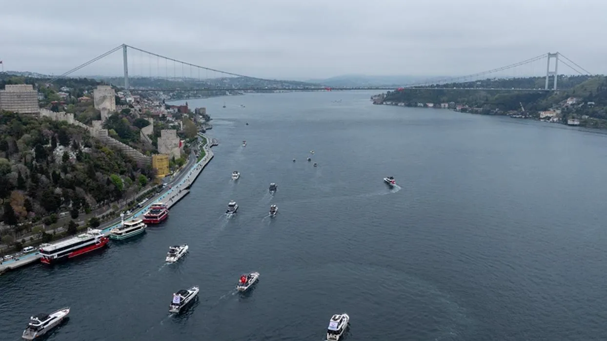 عبور 40 هزار و 172 کشتی از تنگه بسفر استانبول در سال 2025